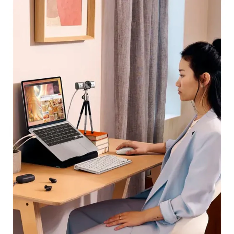 Logitech MX Brio 4K Ultra HD Collaboration and Streaming Webcam - Image 2